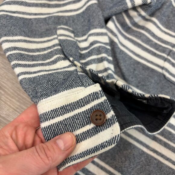 Old Navy Striped Cotton Regular Fit Over shirt sz L - Picture 2 of 10